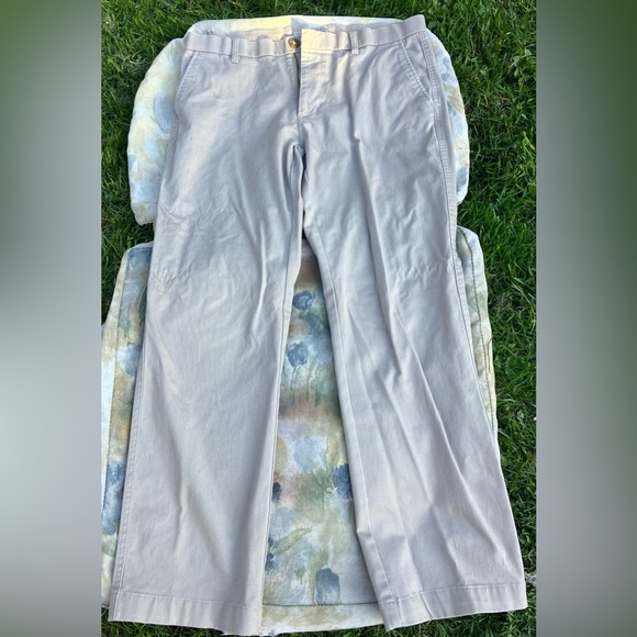 Mens beige khakis size 34x30 - Picture 1 of 5